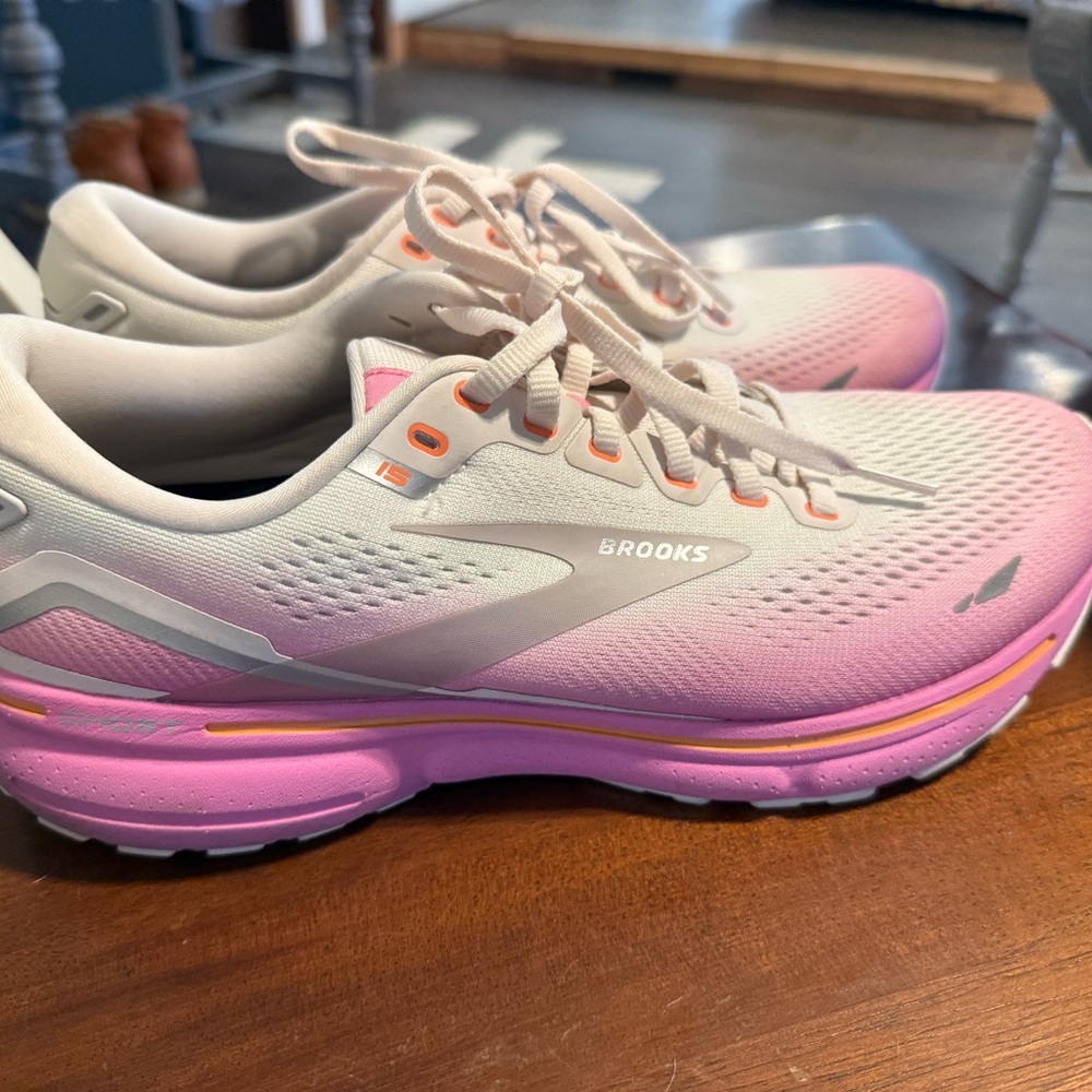 Brooks Women's Pink and White Athletic Shoes